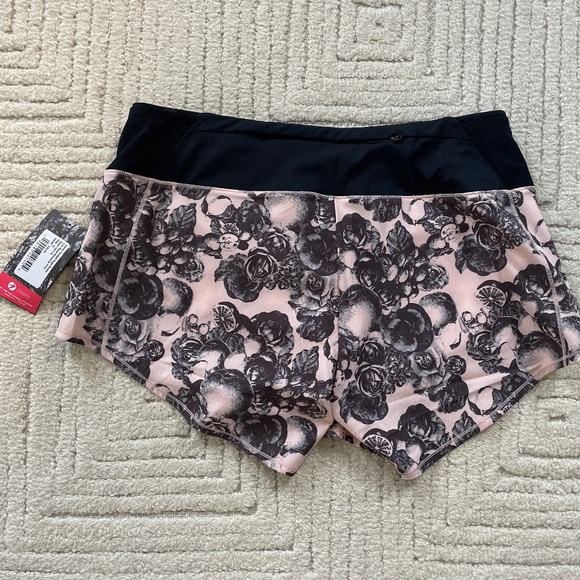 OISELLE Roga Toolbelt shorts, Size 10 - Picture 2 of 3